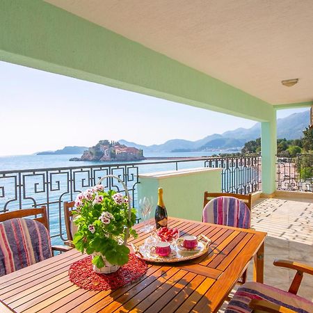 Montesan Luxury Apartment Beach Front Свети-Стефан Экстерьер фото