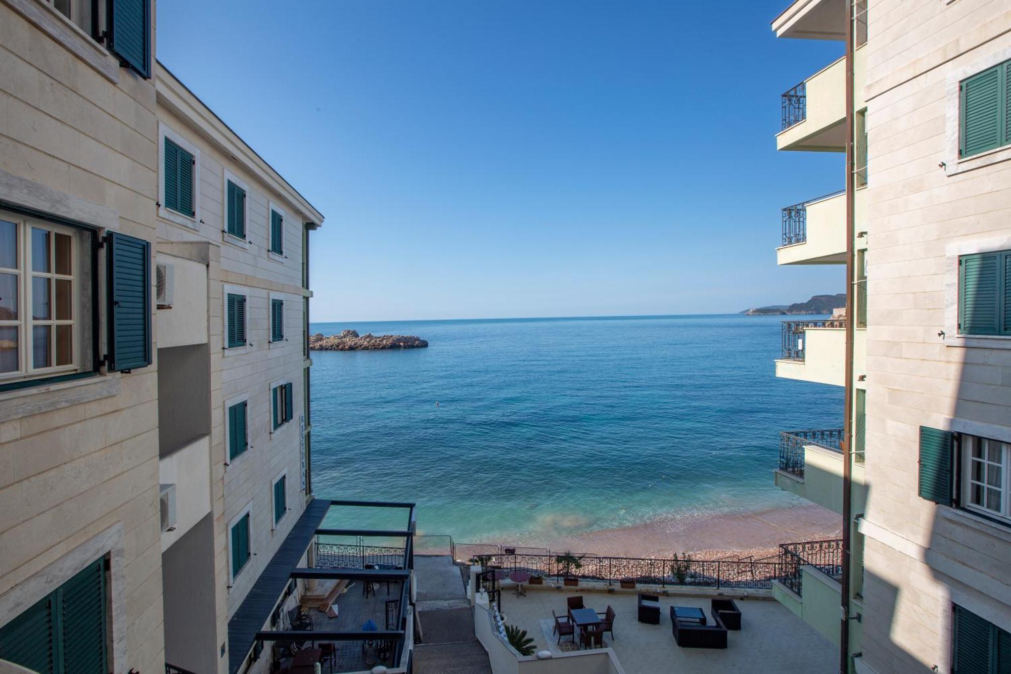 Montesan Luxury Apartment Beach Front Свети-Стефан Экстерьер фото