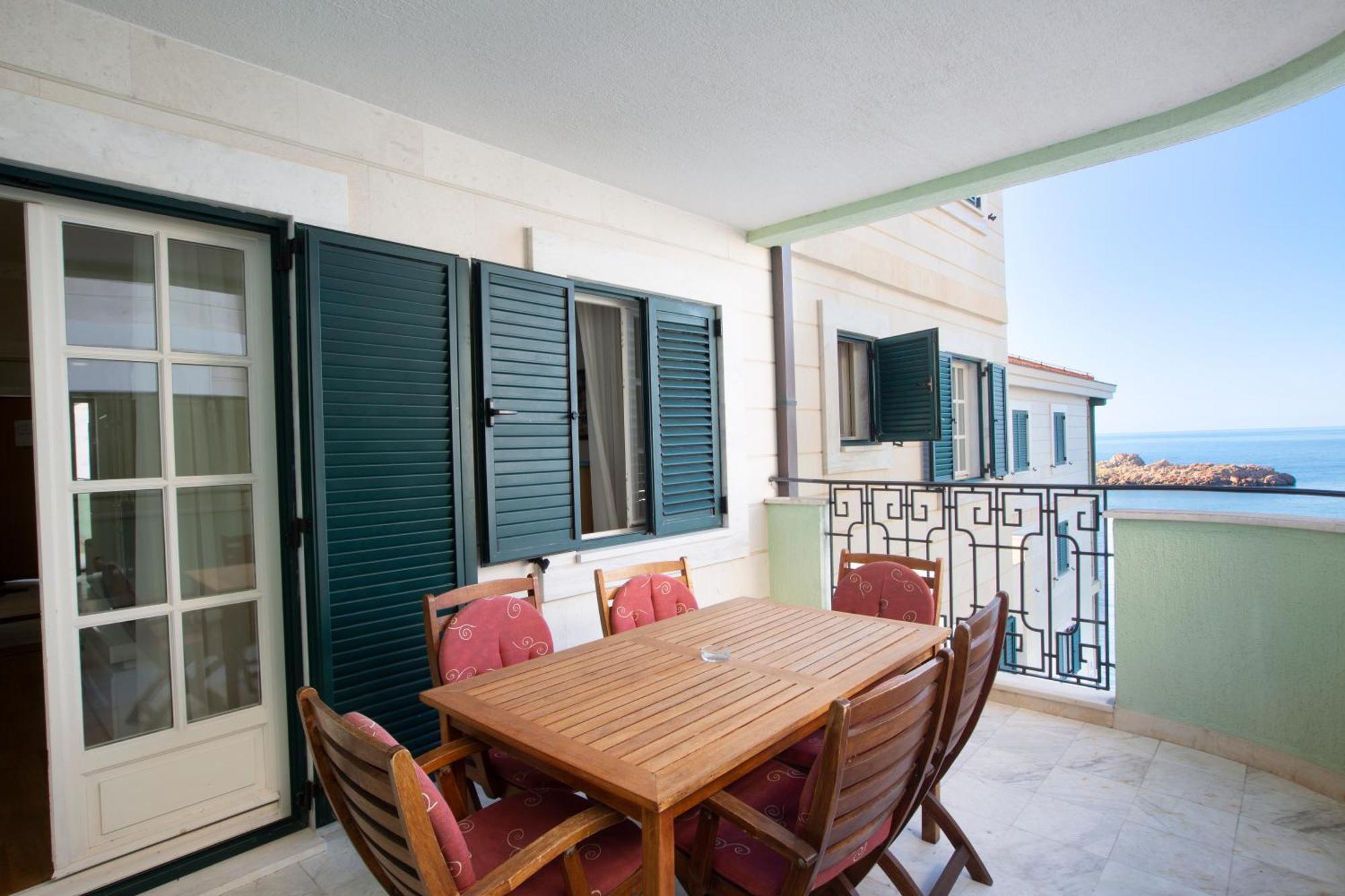 Montesan Luxury Apartment Beach Front Свети-Стефан Экстерьер фото