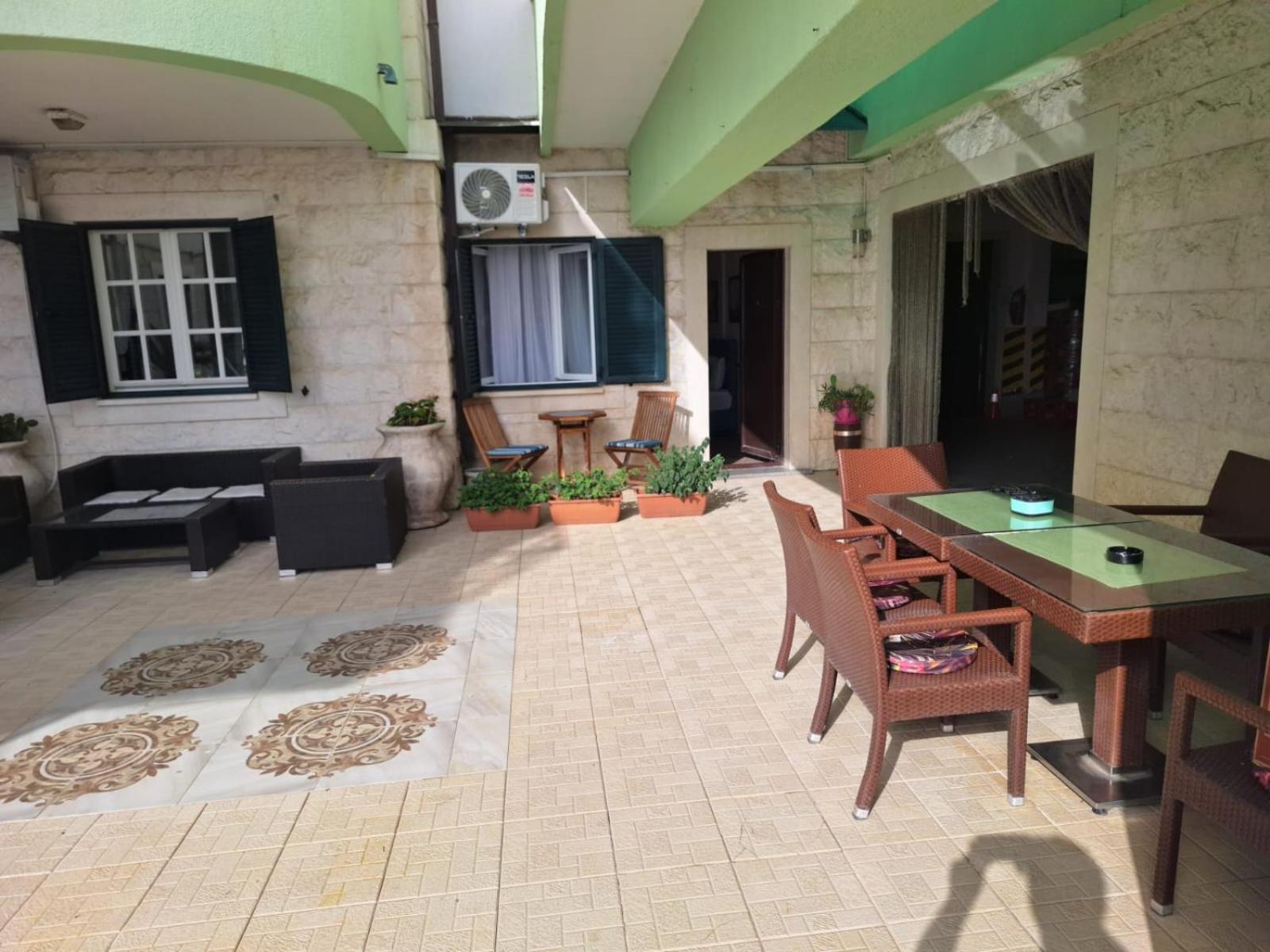 Montesan Luxury Apartment Beach Front Свети-Стефан Экстерьер фото