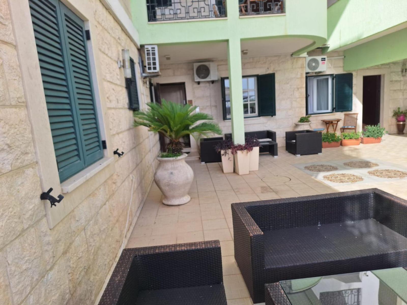 Montesan Luxury Apartment Beach Front Свети-Стефан Экстерьер фото