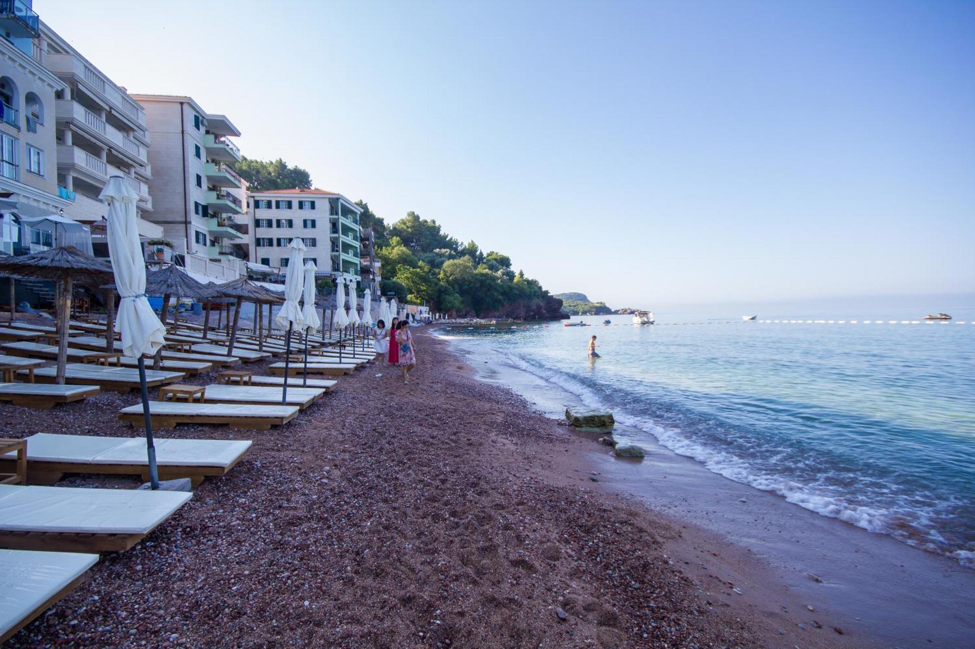 Montesan Luxury Apartment Beach Front Свети-Стефан Экстерьер фото